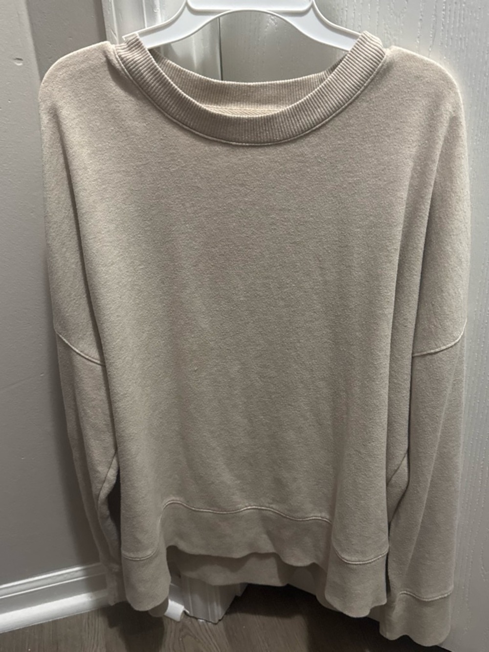 Time and Tru Neutral Beige Pullover Sweatshirt